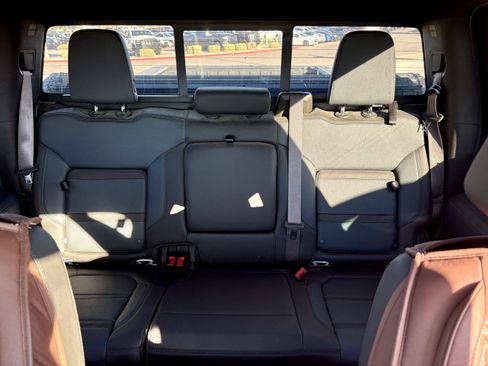 Used 2022 GMC Sierra 3500 Denali w/ Denali Ultimate Package image 19