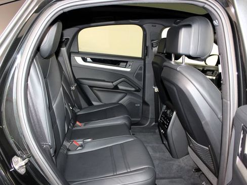 Certified 2026 Porsche Cayenne S AWD/4WD image 24