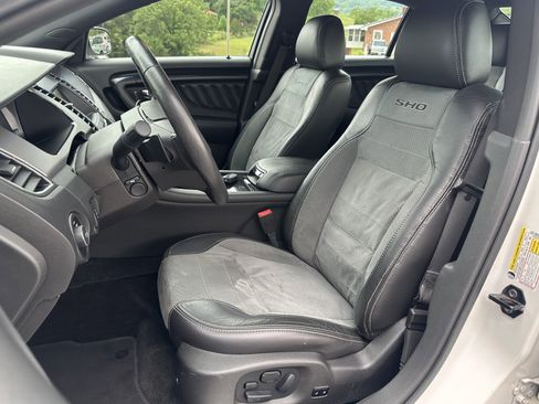 Used 2015 Ford Taurus SHO w/ Equipment Group 401A AWD/4WD image 9