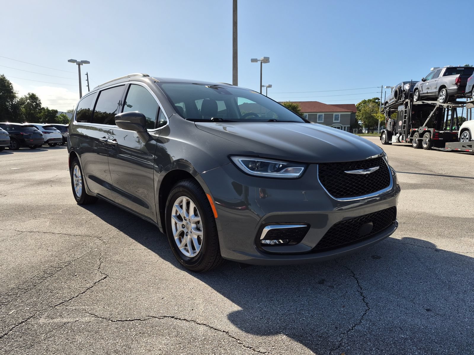 Used 2022 Chrysler Pacifica Touring-L FWD image 8