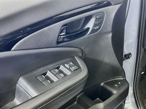 Used 2022 Honda Passport Elite image 18