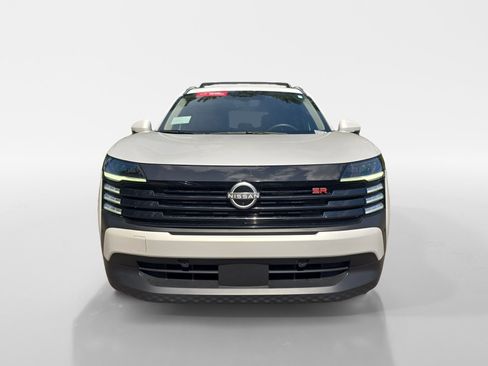 Used 2025 Nissan Kicks SR w/ Illumination Package FWD image 8