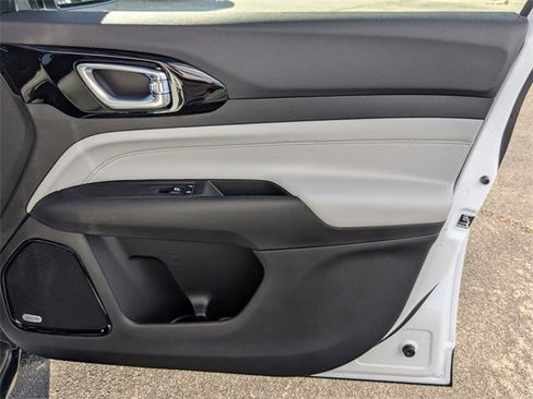 New 2026 Jeep Compass Limited image 36