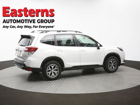 Used 2022 Subaru Forester Premium AWD/4WD image 46