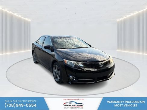 Used 2012 Toyota Camry SE FWD image 3