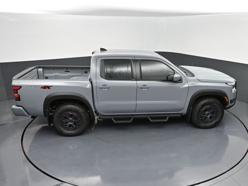 Used 2025 Nissan Frontier PRO-4X image 39