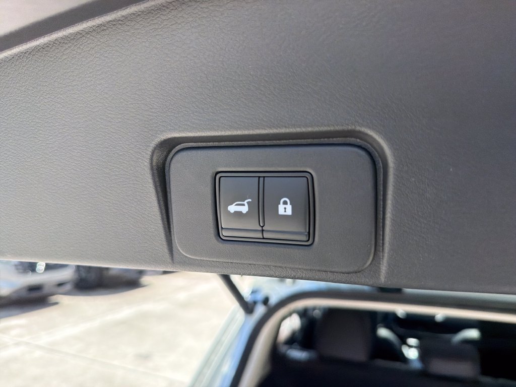 Used 2021 Nissan Rogue SV w/ Premium Package FWD image 34