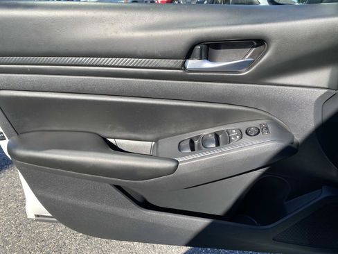 Used 2022 Nissan Altima 2.5 S FWD image 19
