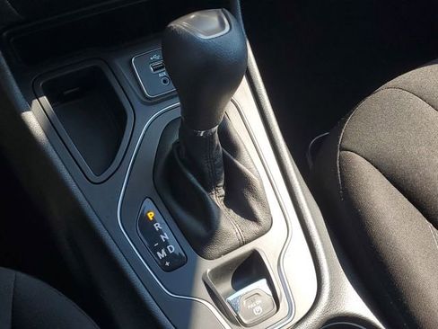 Used 2019 Jeep Cherokee Latitude w/ Cold Weather Group image 25