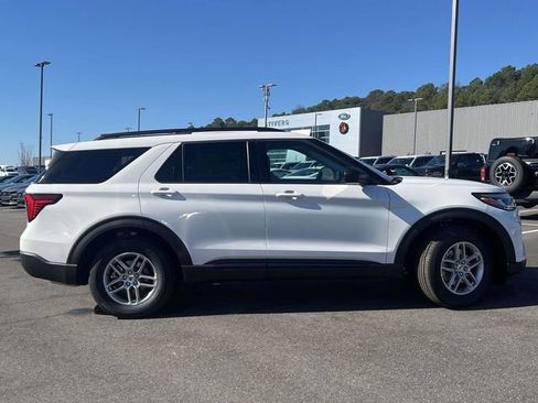 New 2026 Ford Explorer Active w/ Active Comfort Package image 2