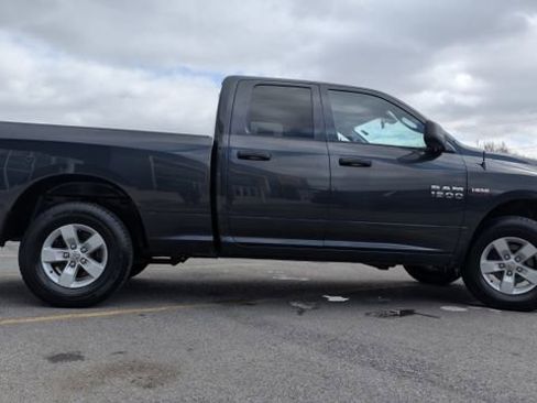 Used 2018 RAM 1500 Express AWD/4WD image 4