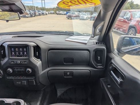 Used 2022 Chevrolet Silverado 1500 Custom image 4