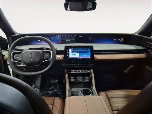 New 2026 Lincoln Nautilus Reserve w/ Jet Appearance Package image 12