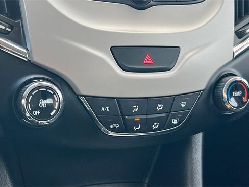 Used 2017 Chevrolet Cruze LS image 18