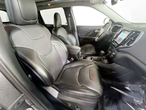 Used 2022 Jeep Cherokee Limited w/ Elite Package AWD/4WD image 26