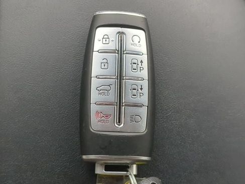Used 2023 Genesis GV70 2.5T w/ Advanced Package AWD/4WD image 29