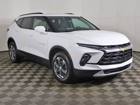 Used 2024 Chevrolet Blazer LT w/ Convenience Package image 2