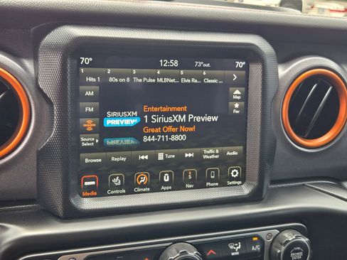 Used 2021 Jeep Gladiator Mojave AWD/4WD image 12