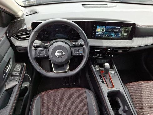 Certified 2025 Nissan Kicks SR AWD/4WD image 12