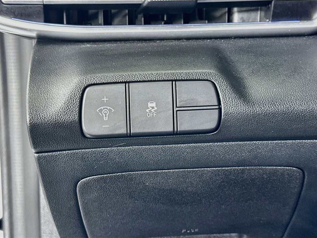 Used 2025 Hyundai Elantra SEL FWD image 10