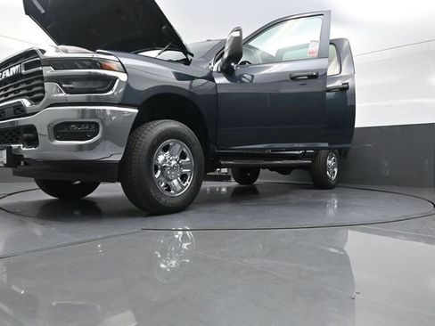 New 2026 RAM 2500 Tradesman AWD/4WD image 30