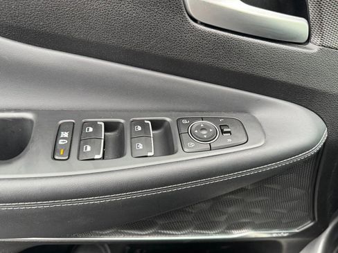 Used 2019 Hyundai Santa Fe Limited image 16