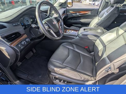 Used 2020 Cadillac Escalade Luxury w/ Escalade Sport Edition AWD/4WD image 10