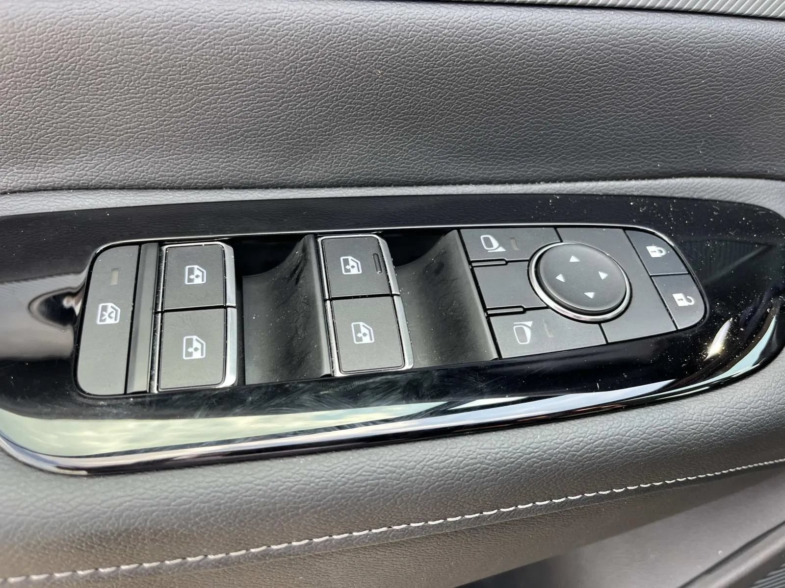 Used 2025 Nissan Murano SL w/ Cargo Package AWD/4WD image 32