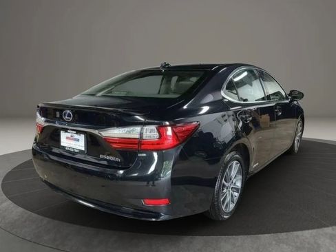 Used 2018 Lexus ES 300h image 5