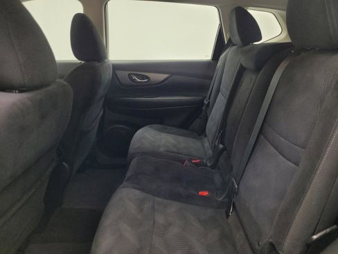 Used 2015 Nissan Rogue S FWD image 18