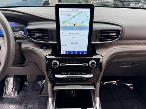 Used 2022 Ford Explorer Platinum w/ Technology Package image 27