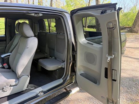 Used 2012 Toyota Tacoma PreRunner w/ SR5 Pkg image 30