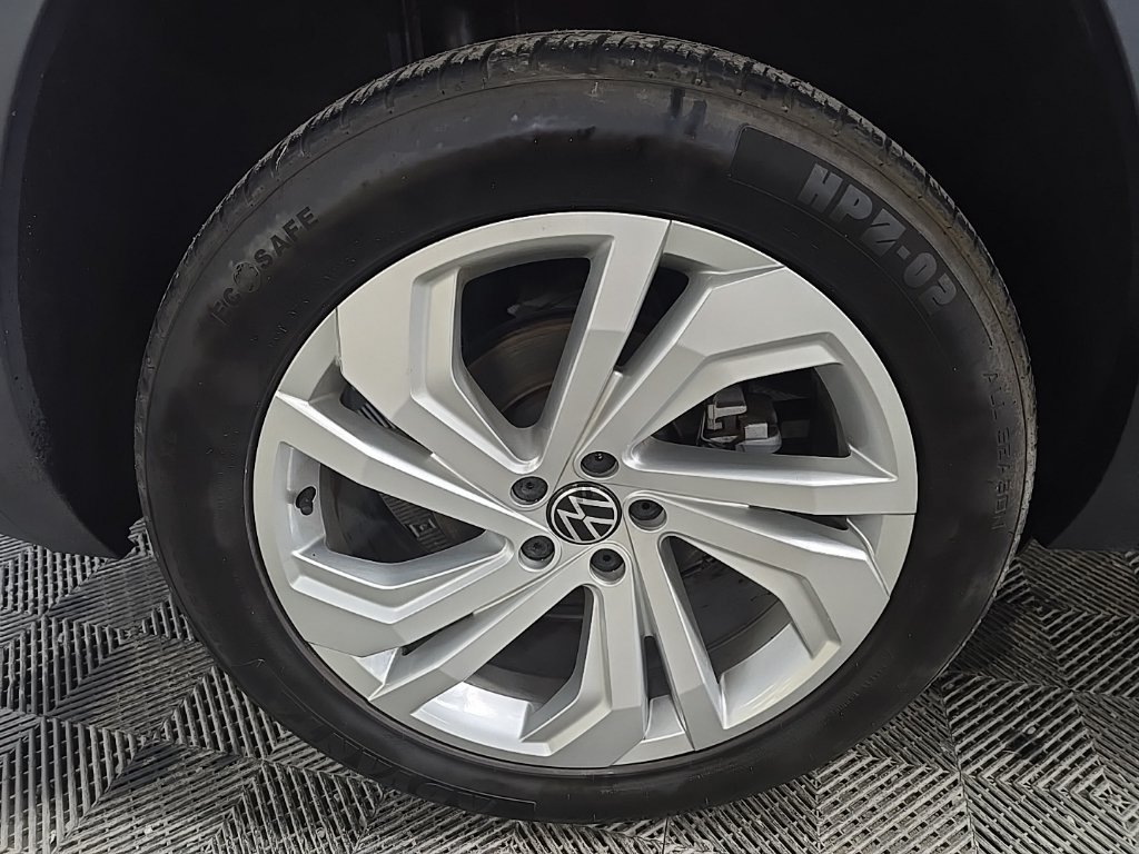 Used 2020 Volkswagen Atlas Cross Sport SEL FWD image 14