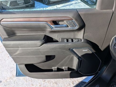 Used 2024 GMC Sierra 1500 SLT w/ SLT Convenience Package image 6