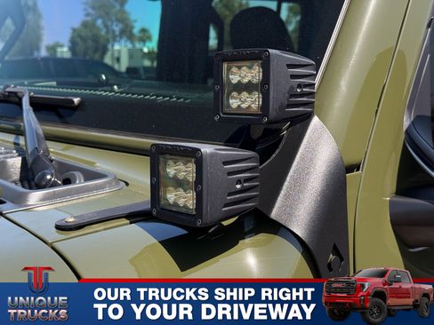 Used 2021 Jeep Gladiator Willys image 17