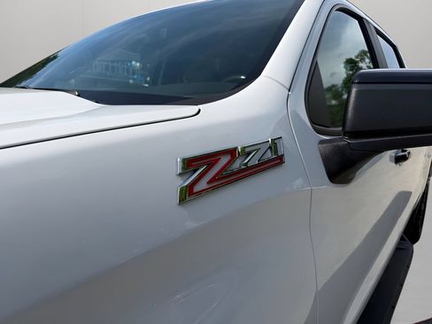 Used 2019 Chevrolet Silverado 1500 LT Trail Boss AWD/4WD image 14