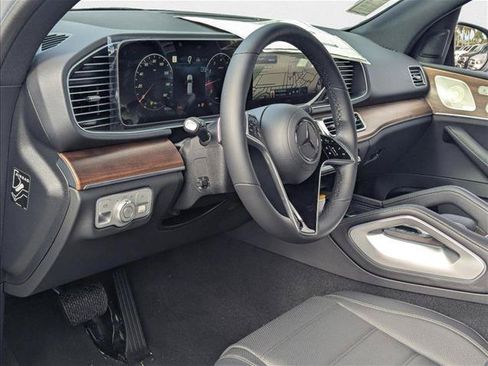 New 2025 Mercedes-Benz GLE 580 4MATIC image 3