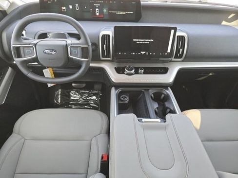 New 2025 Ford Expedition Max Active image 4