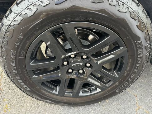 Used 2025 Chevrolet Silverado 1500 Custom w/ Turbomax Blackout Package image 9