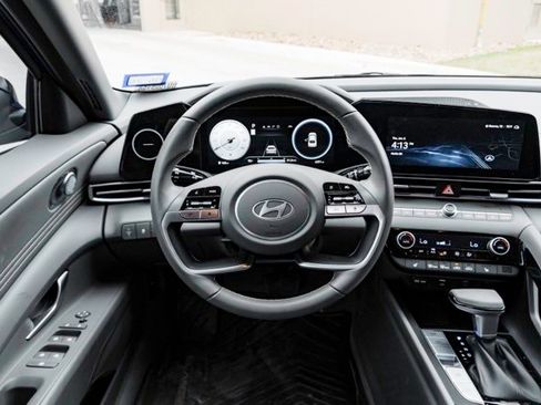 Used 2024 Hyundai Elantra SEL w/ Convenience Package image 24