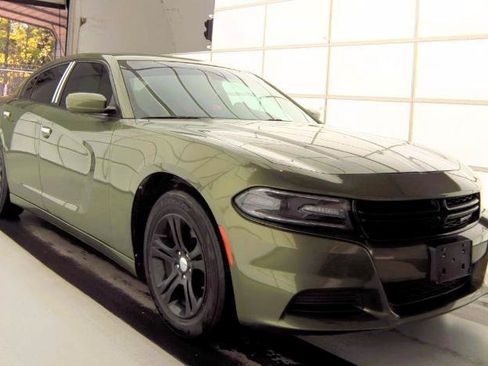 Used 2020 Dodge Charger SXT RWD image 5