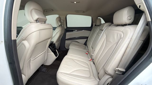 Used 2016 Lincoln MKX Select w/ Select Plus Package FWD image 10