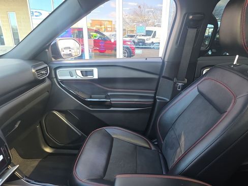 Certified 2023 Ford Explorer ST-Line w/ Class IV Trailer Tow Package image 33