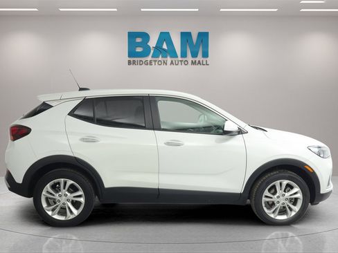 Used 2022 Buick Encore GX Preferred w/ Cold Weather Comfort Package image 2