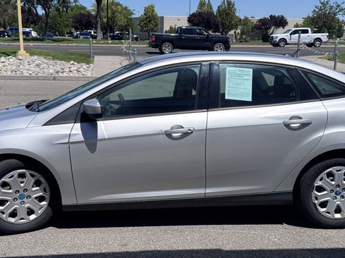 Used 2012 Ford Focus SE FWD image 5