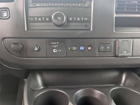 Used 2025 Chevrolet Express 3500 LT w/ LT Preferred Equipment Group RWD image 23