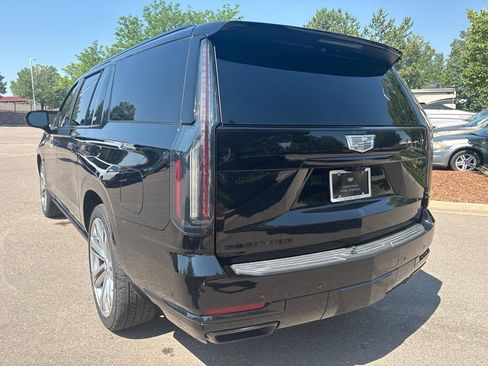 Used 2025 Cadillac Escalade ESV Sport Platinum w/ LPO, ONYX Package AWD/4WD image 3