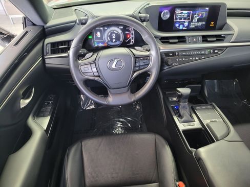 Used 2020 Lexus ES 300h w/ Accessory Package 2 image 13