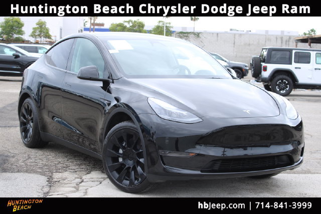 Used 2025 Tesla Model Y Long Range RWD image 1