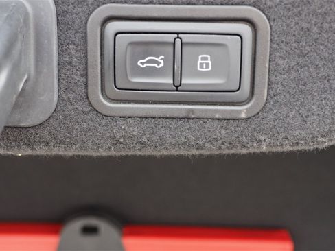 Used 2015 Audi S8 4.0T image 19